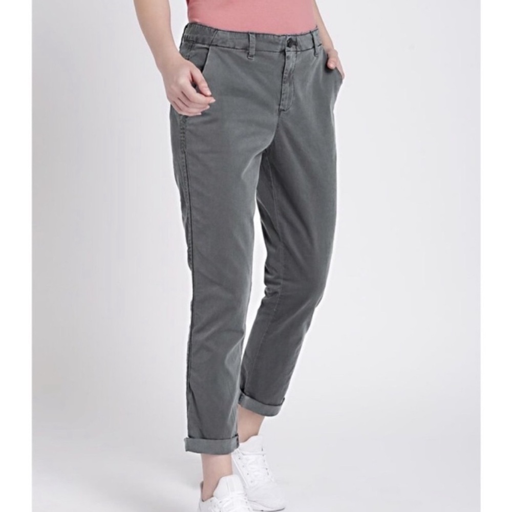 GAP Girlfriend Chinos Grey Mid Rise Twill Trim Khakis, 
size 2